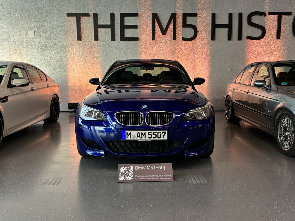 BMW M5 (E60)