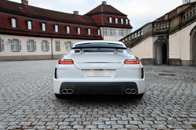 Porsche Panamera w wersji „Brak mi gustu”