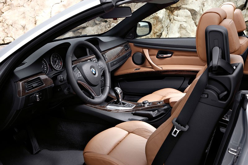 BMW: odnowiona Seria 3 w wersji coupe i cabrio