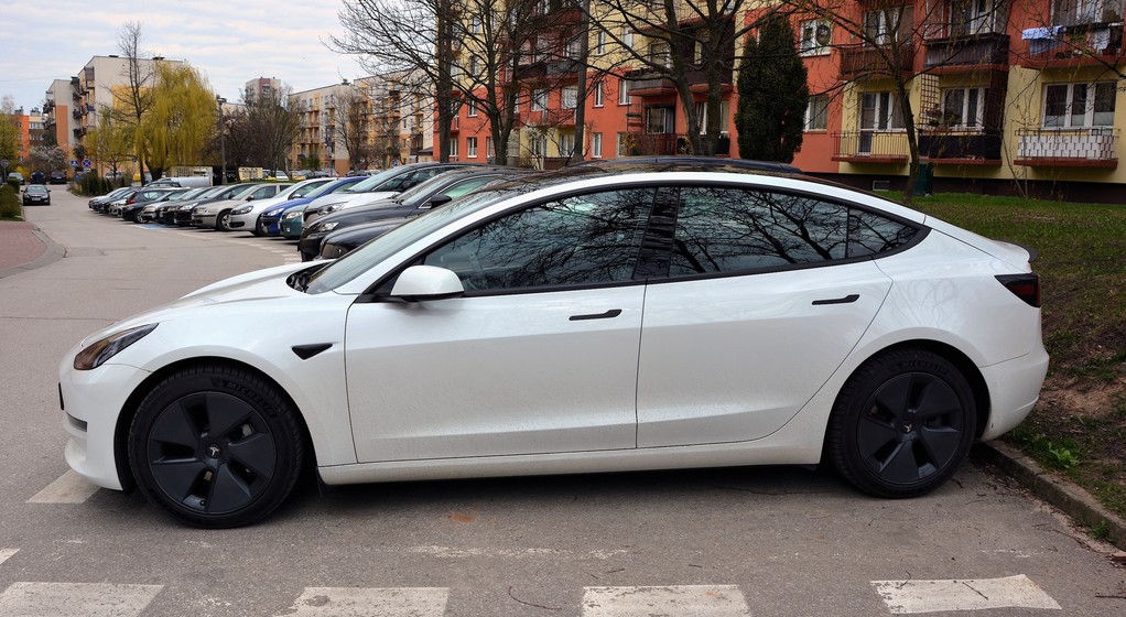 Tesla Model 3 - zdj. ilustracyjne