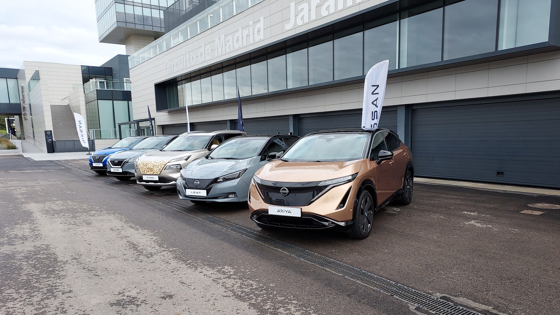 Nissan zaprezentował gamę zelektryfikowanych modeli na 2022 r.