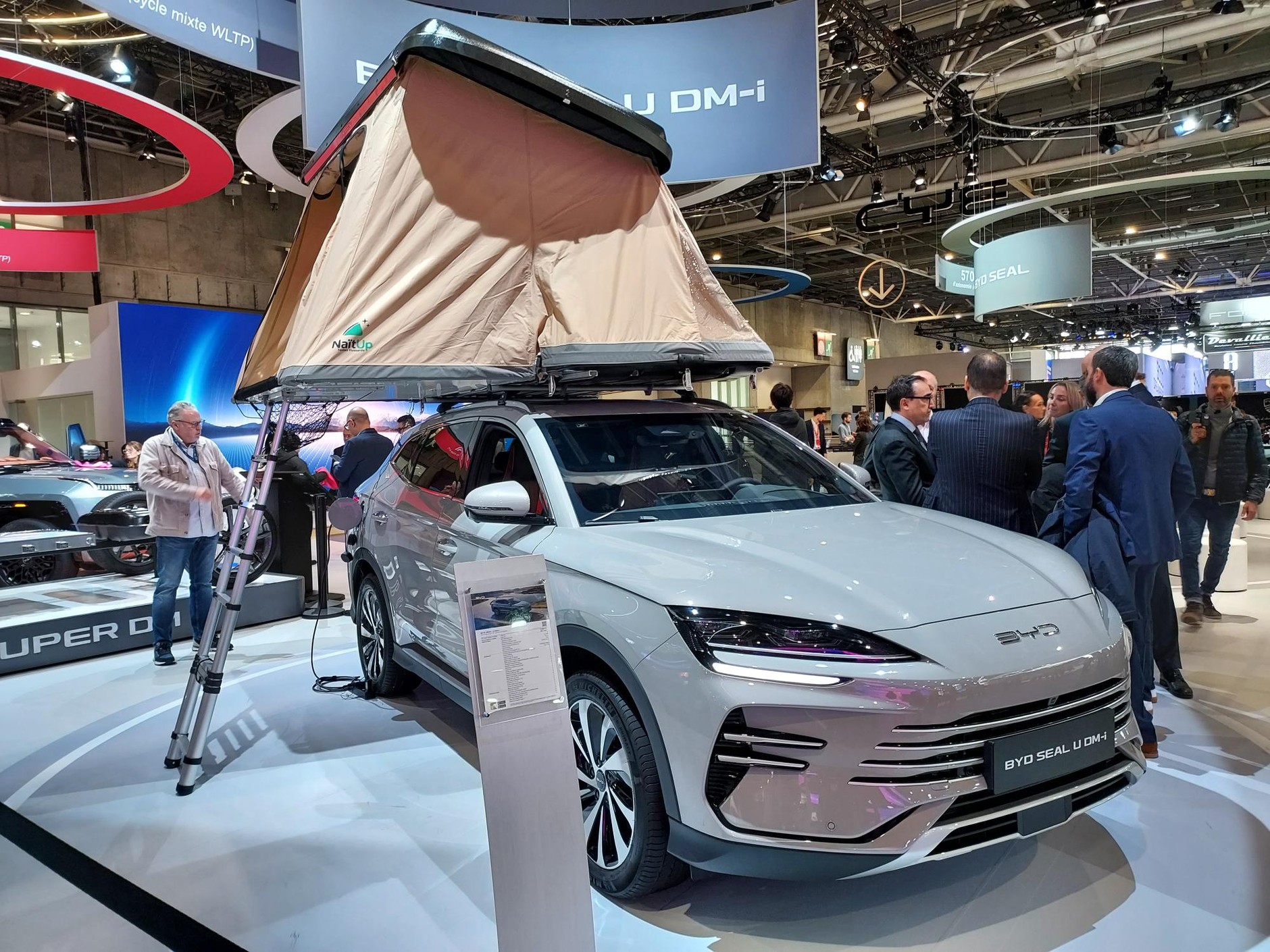 Salon samochodowy w Paryżu 2024