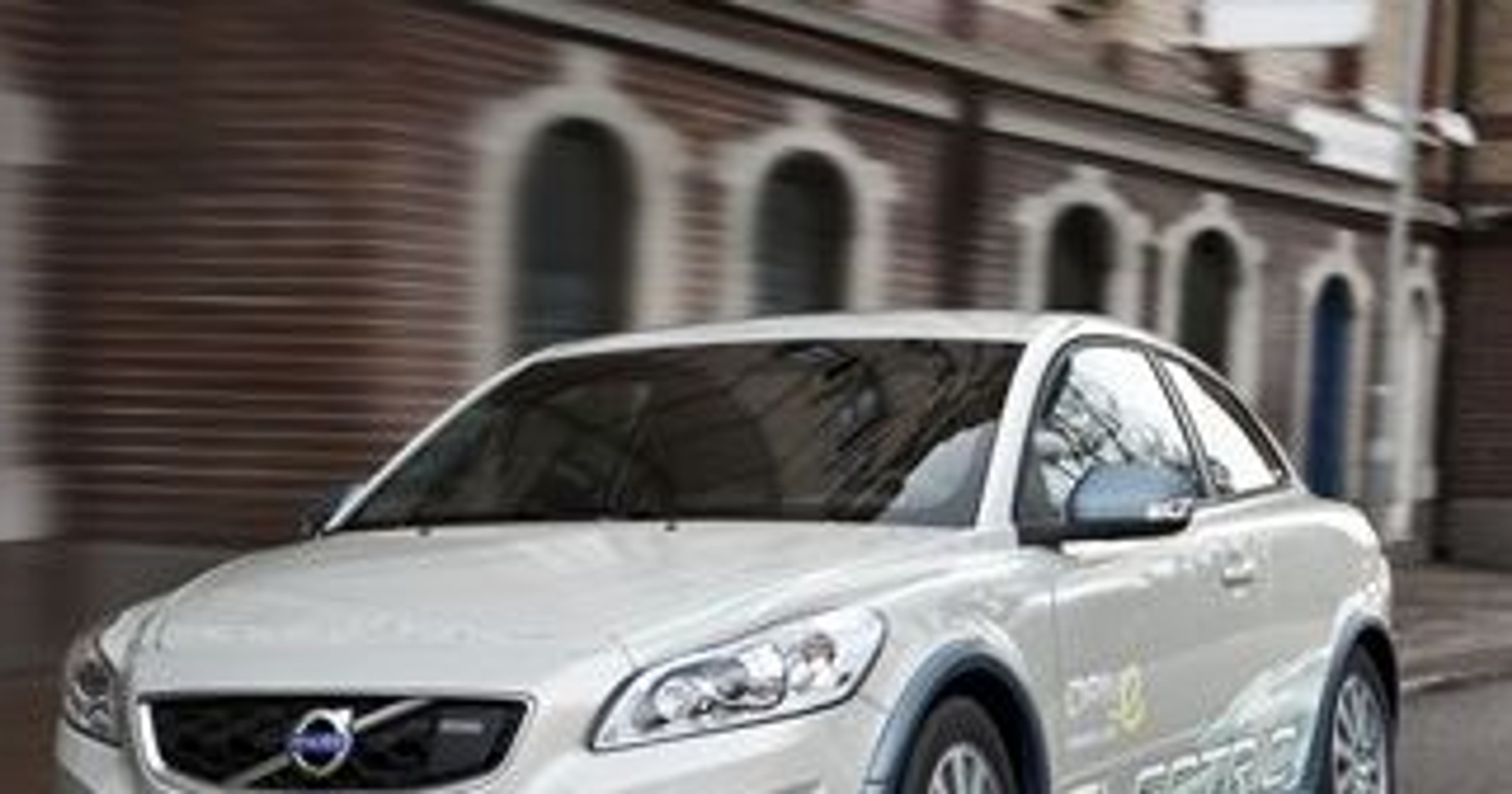 Elektryczne Volvo jedzie do klientów