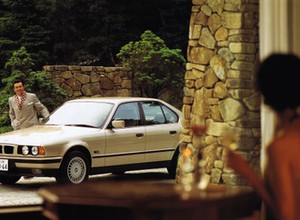 Tanie, klasyczne i daje dużo frajdy – prześwietlamy BMW 5 E34
