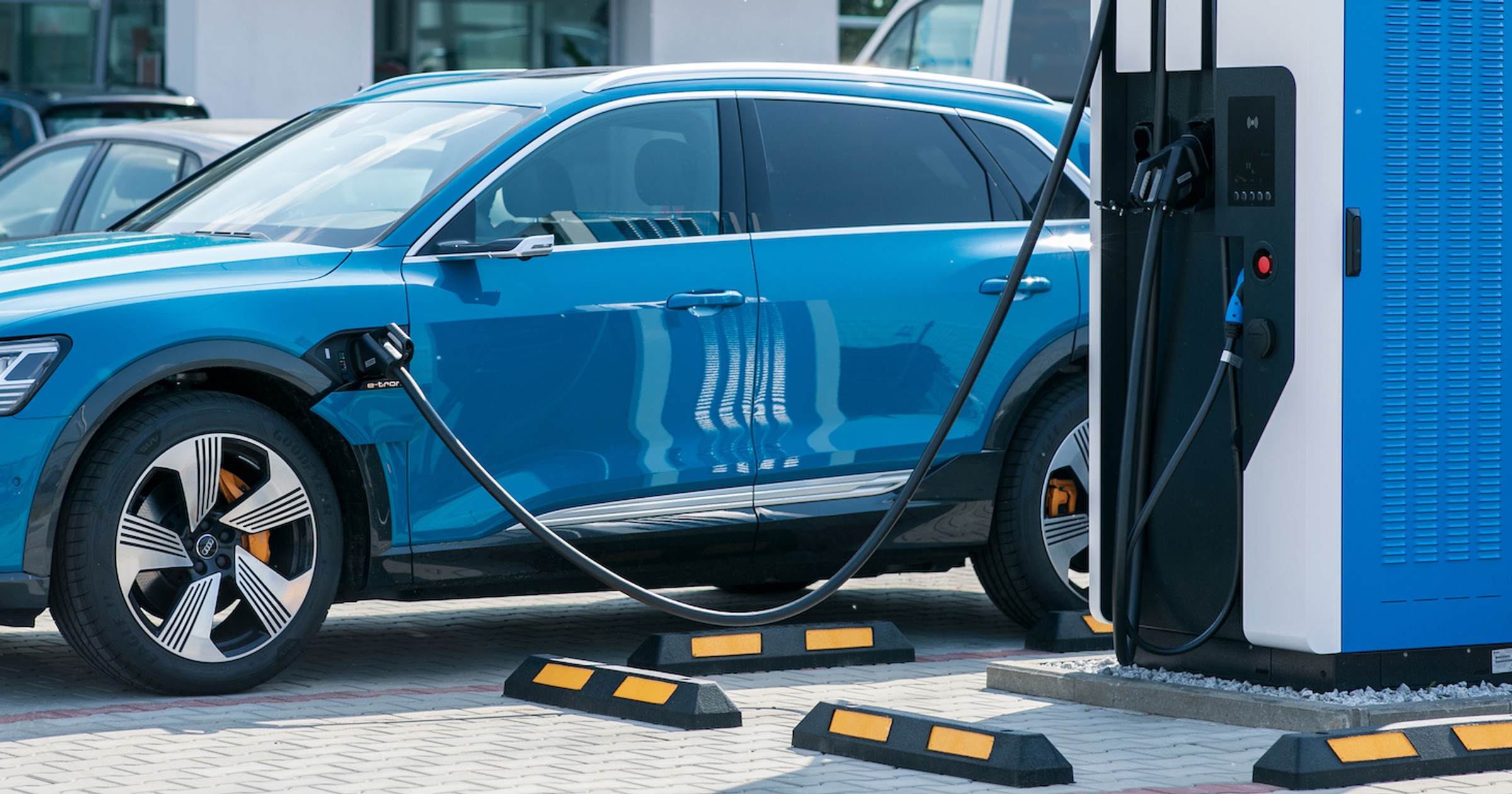 Ładowarka 50 kW przy salonie Ignaszak w Kaliszu