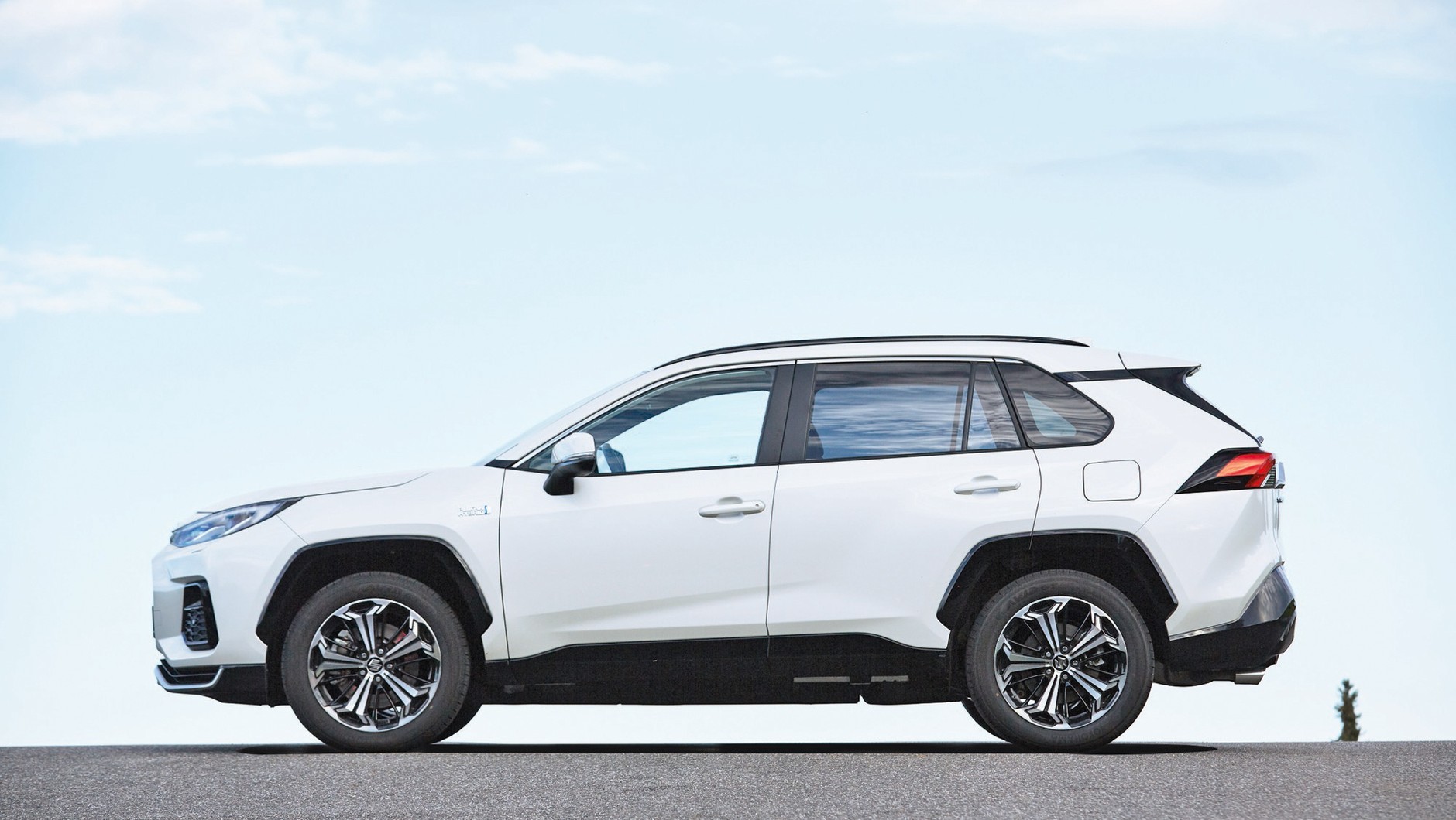 Suzuki Across 2.5 Plug-In Hybrid