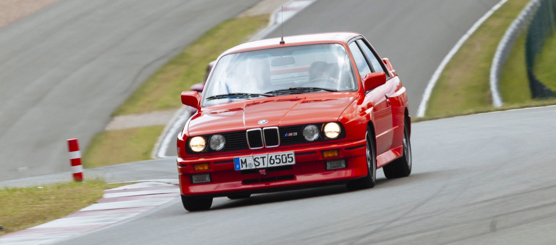 BMW M3 (E30) - czyli, torowy szatan