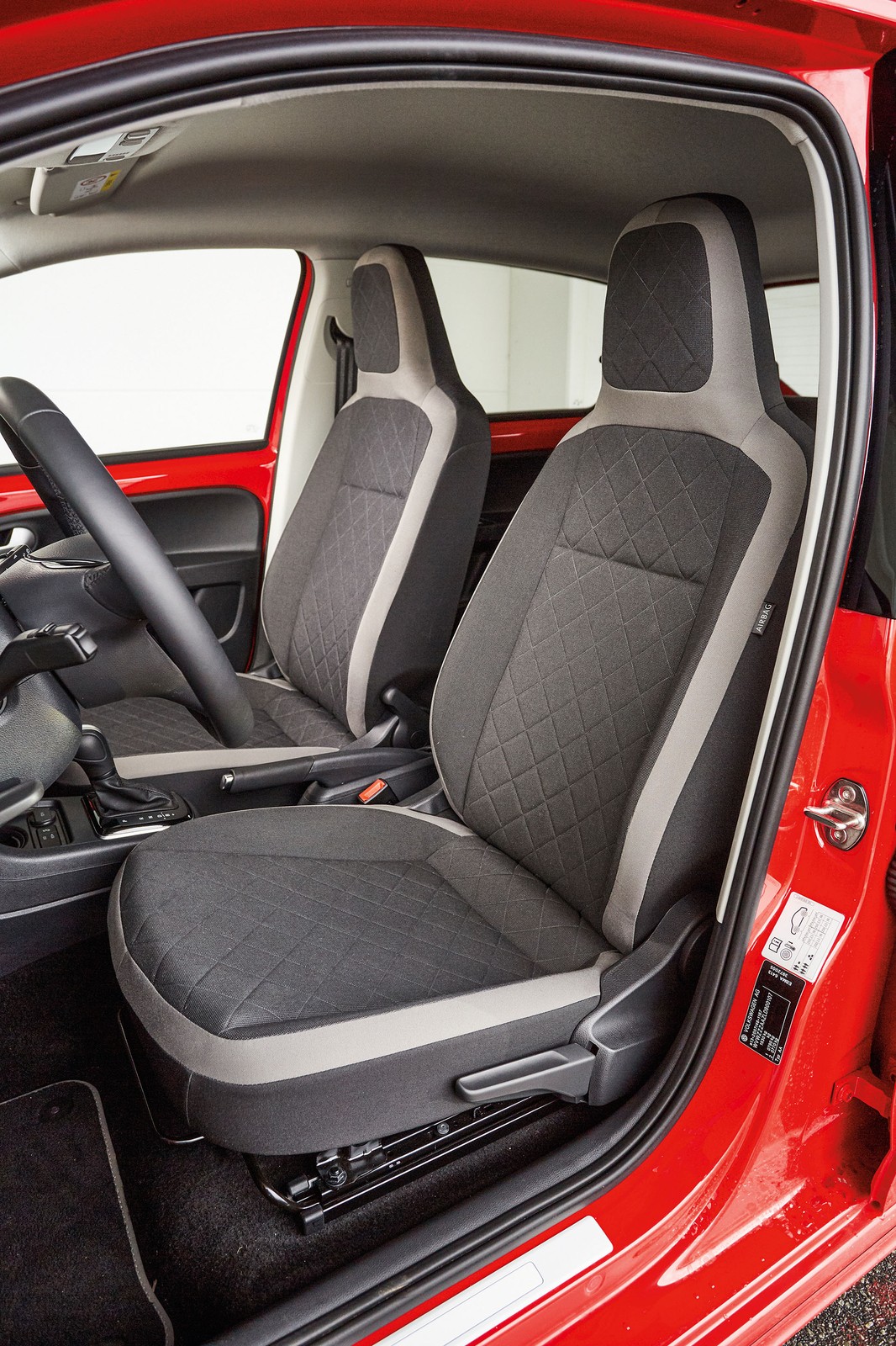 Renault ZOE kontra Volkswagen E-Up! - elektryk w mieście może mieć sens