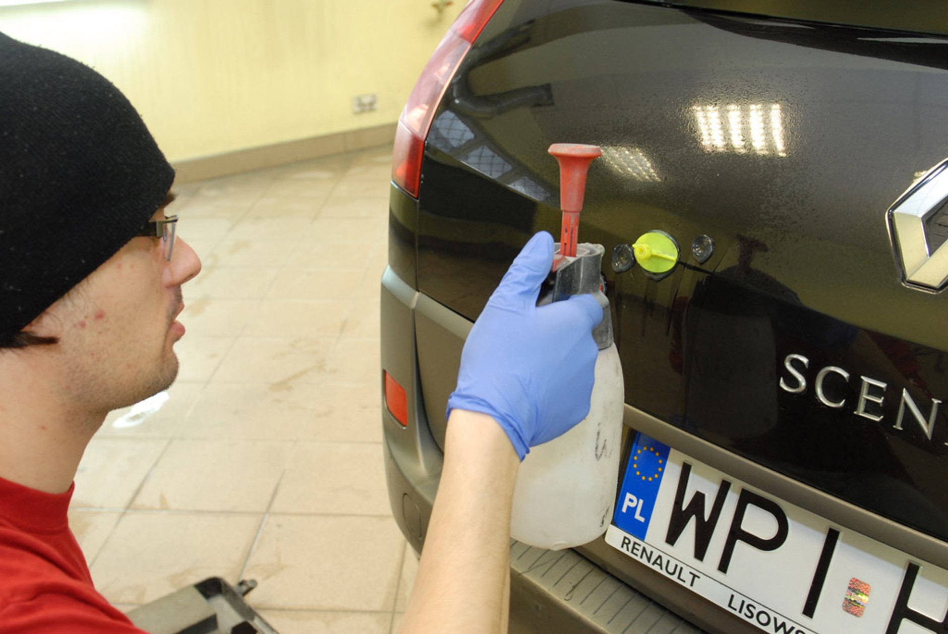 Jak usunąć wgniecenia z karoserii?