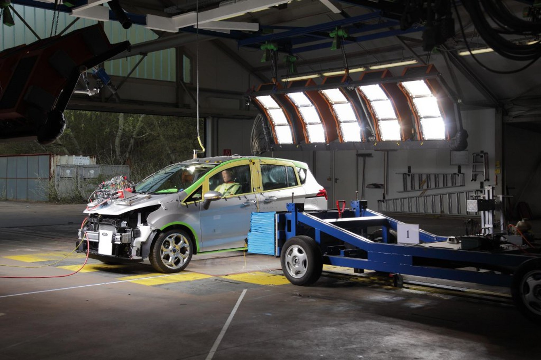 Czy nowy Ford B-MAX jest bezpieczny?