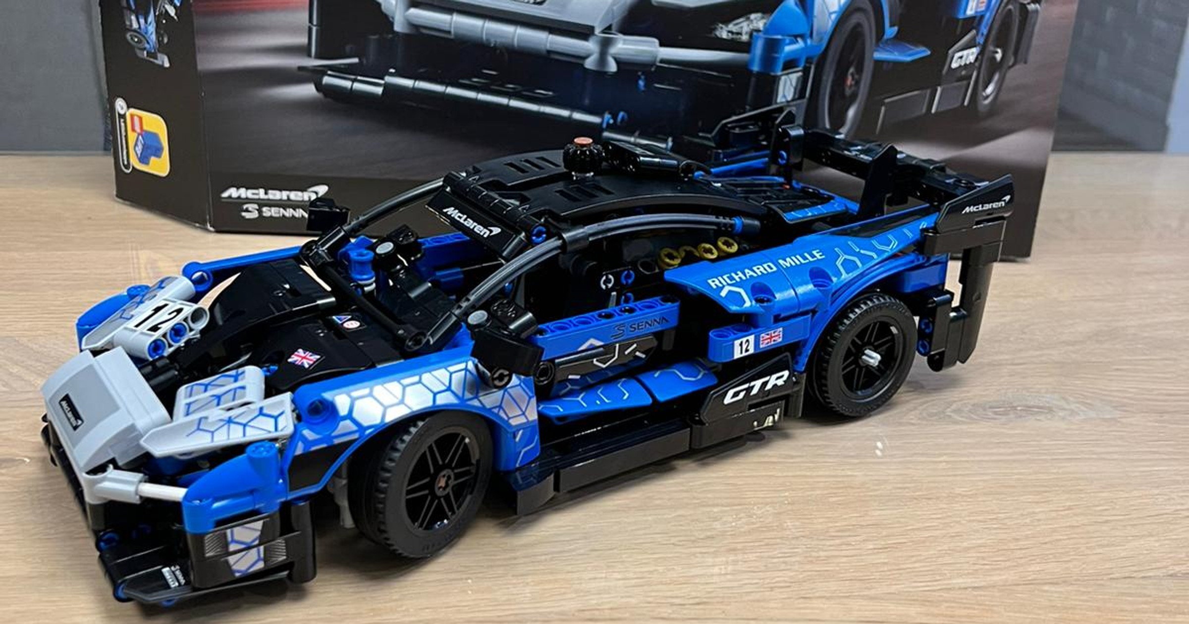 Zestaw LEGO Technic McLaren Senna GTR™ (42123) zawiera 830 elementów i należy do słynnej serii, w ramach której budujemy różnego typu konstrukcje z dbałością o ich techniczne szczegóły.