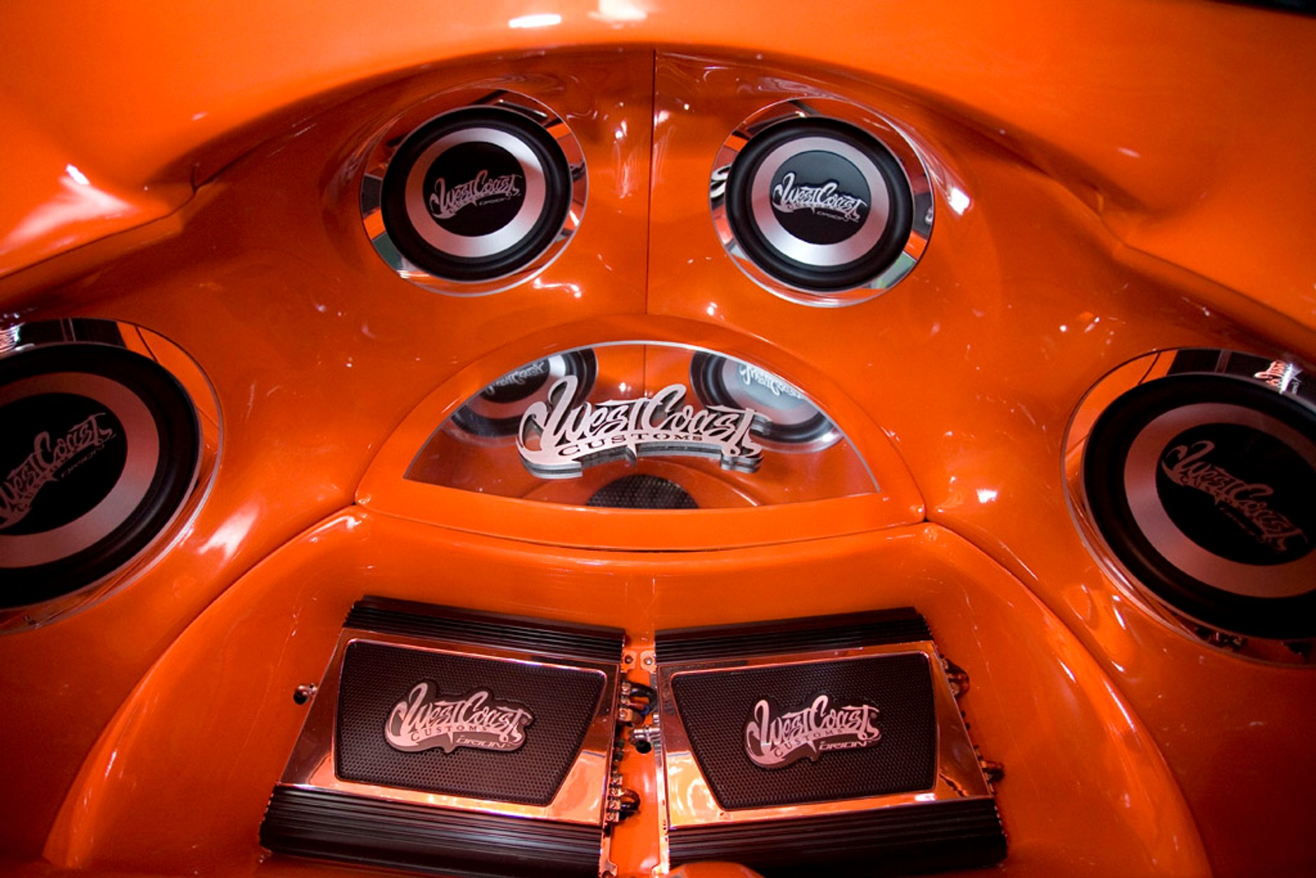 Jak pracuje West Coast Customs?