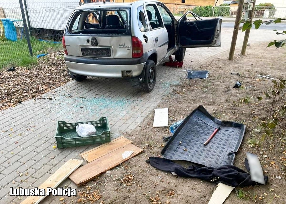 Mężczyźnie nie przeszkadzał zły stan samochodu