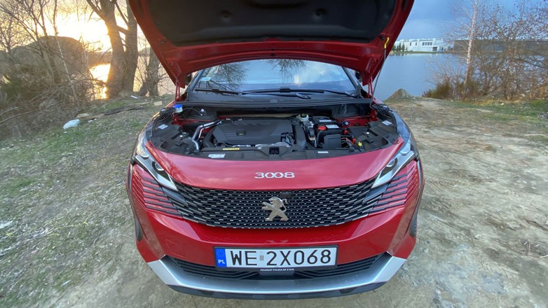 Peugeot 3008 GT pokazał kły - czyli, SUV widoczny w tłumie