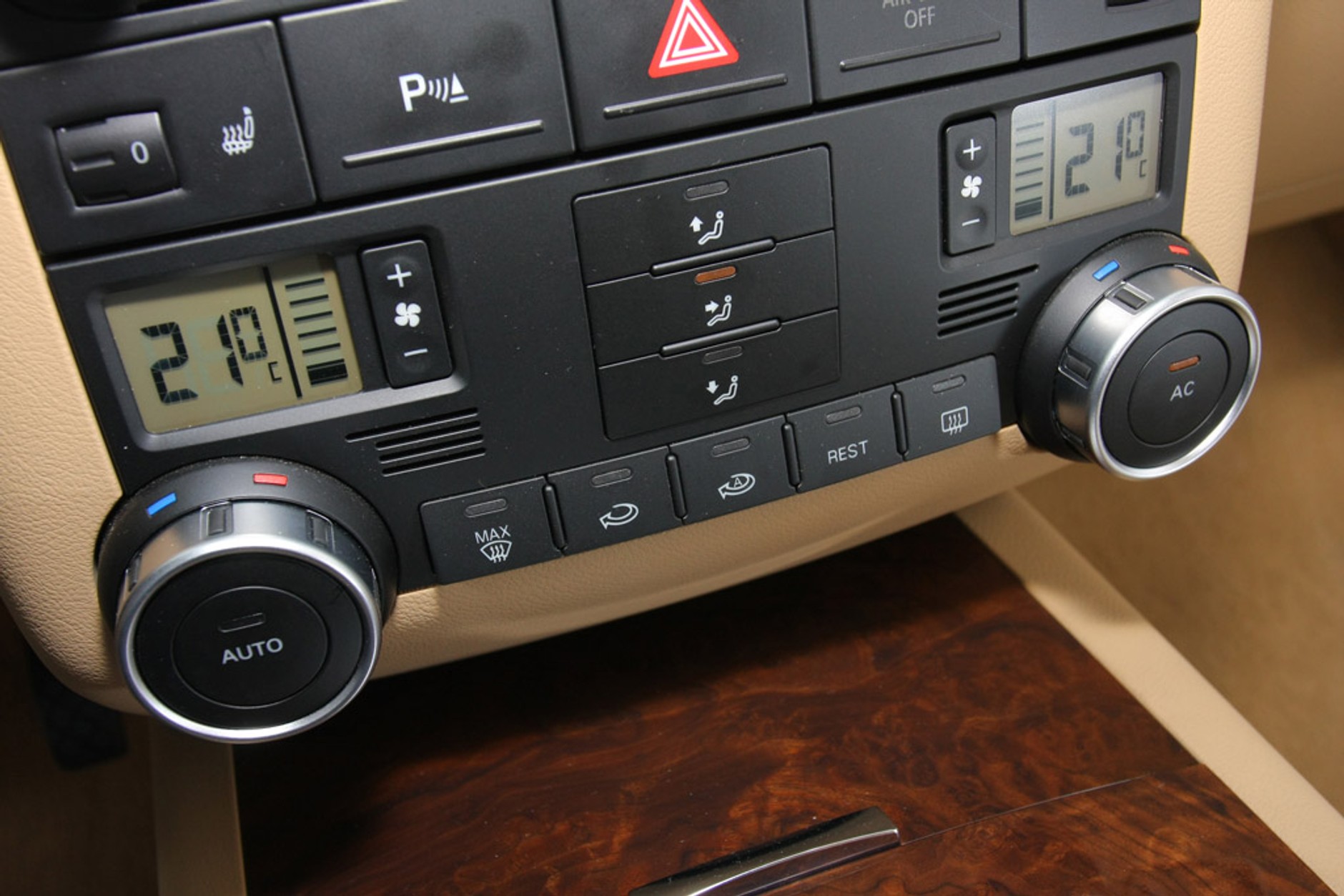 Volkswagen Touareg: czy poradził sobie na nowym terenie