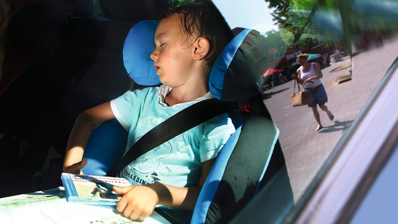 W stanie wyższej konieczności wolno wybić szybę w cudzym aucie – ale tylko wtedy!