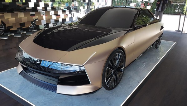 Nowa wizja legendarnego Citroena: SM Tribute