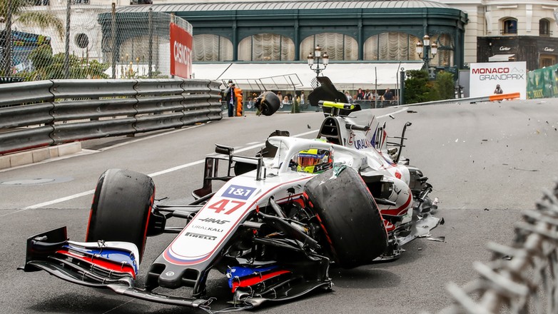 Spektakularne wypadki w Formule 1 wciąż się zdarzają, ale od lat nie doszło do tragedii. Kiedyś było zupełnie inaczej