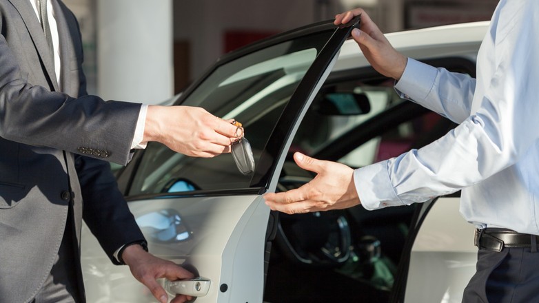 Wyprzedaże w salonach