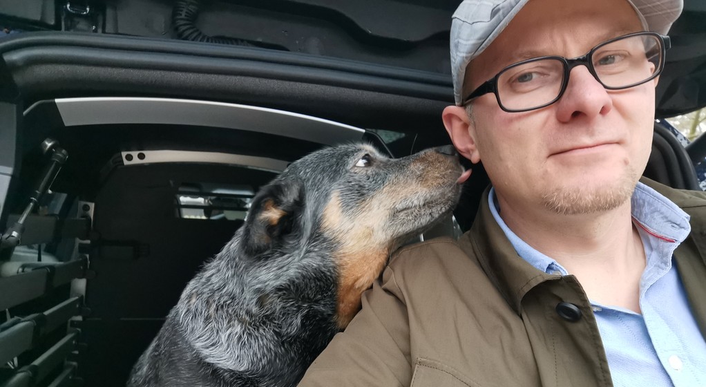 Thule Allax to luksusowa samochodowa klatka transportowa dla psa. nawet jeśli psu wszystko jedno, właściciel ją doceni