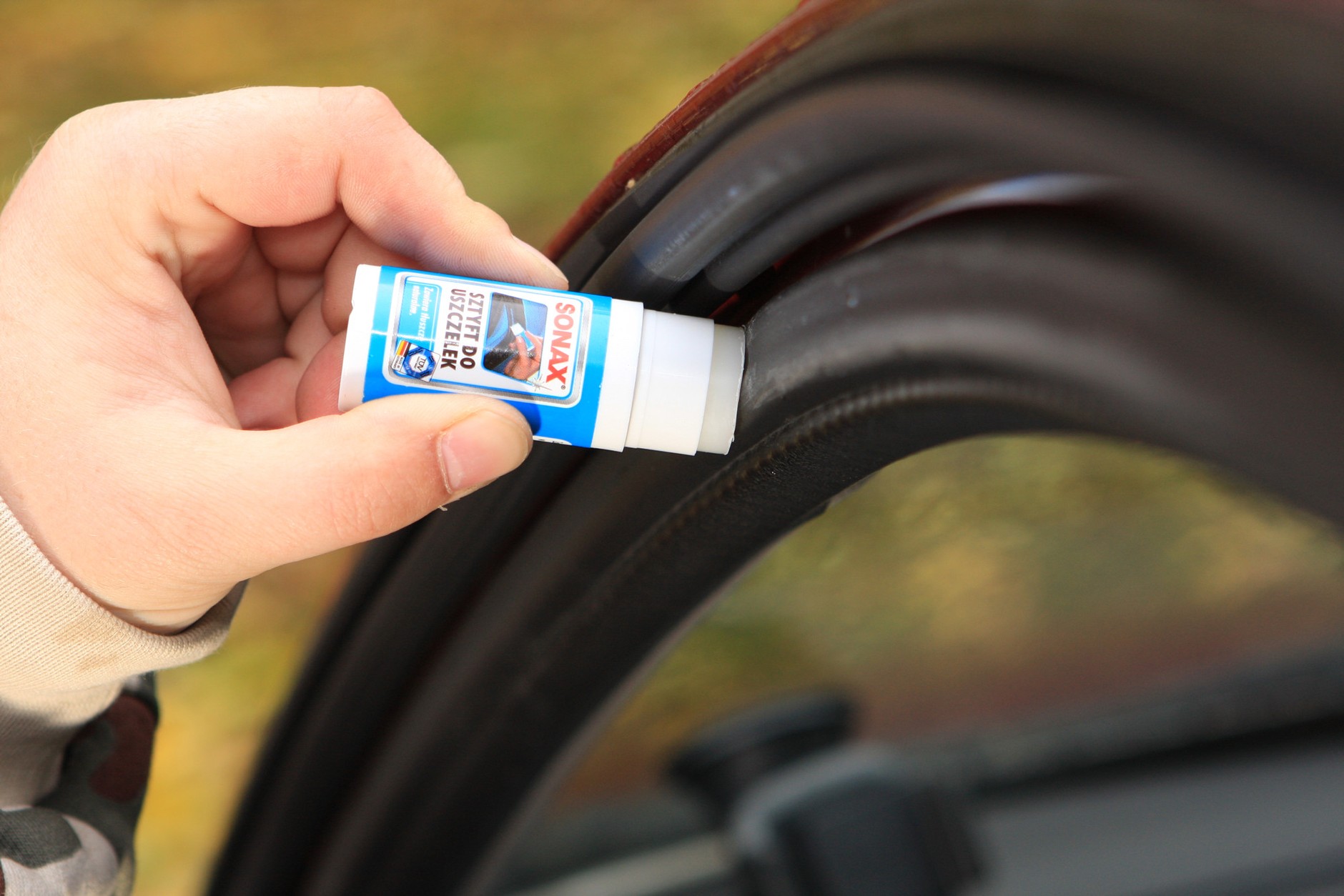 Zabezpieczanie uszczelek przed przymarznięciem do drzwi