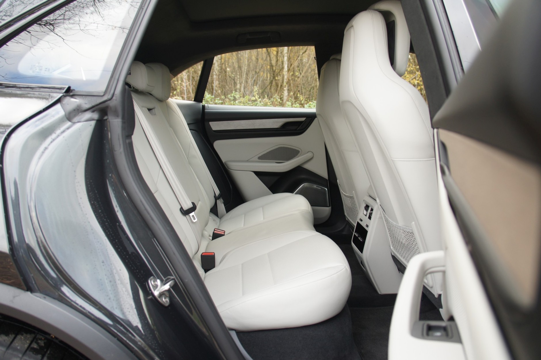 Nowe Porsche Macan jest tylko trochę przestronniejsze od poprzednika