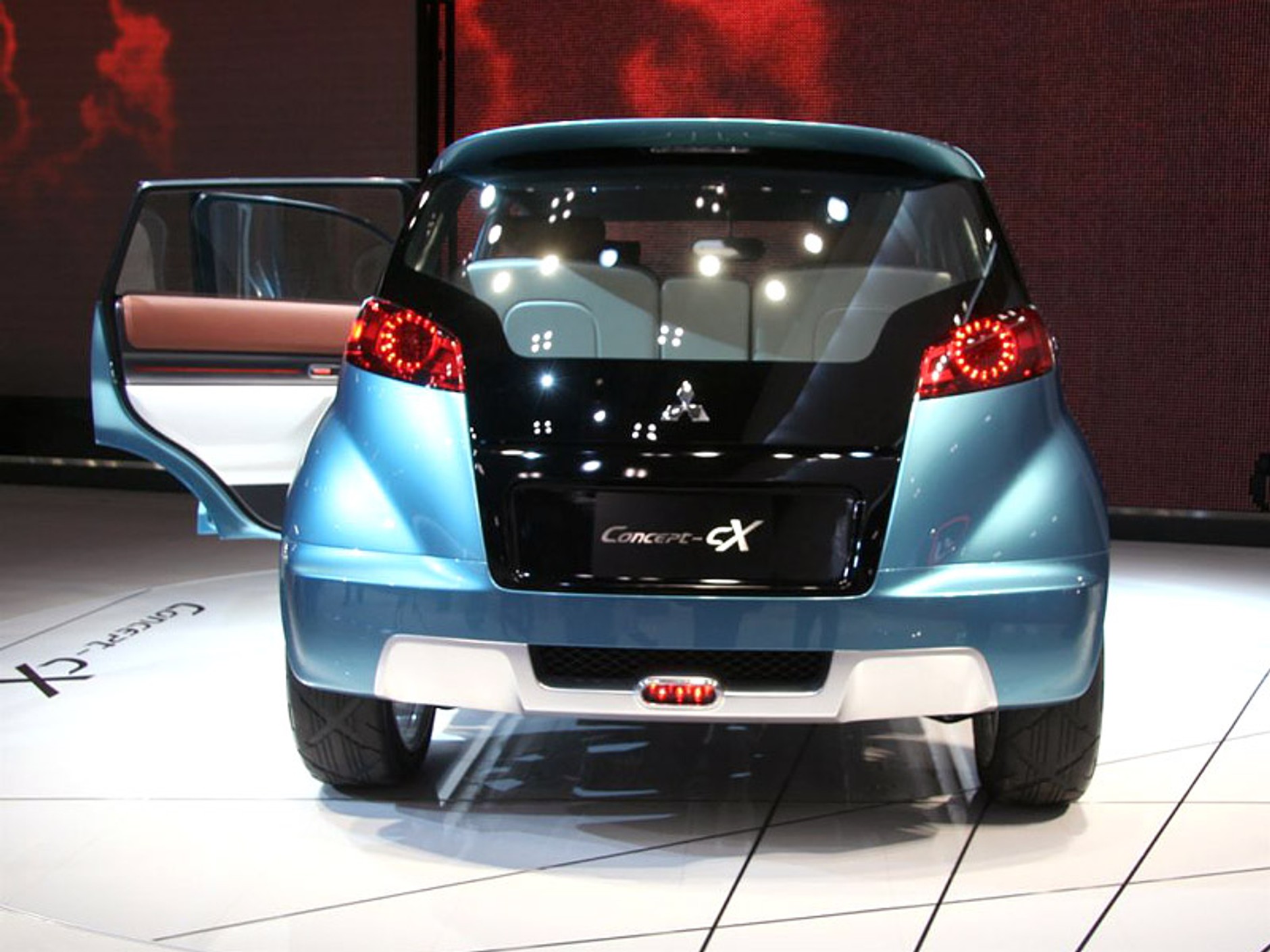 Tokio  : Mitsubishi Concept-cX – ekologiczny koncept SUV