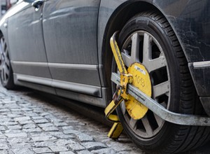Dziś od rana na osiedlach zrobiło się żółto. Zaczął obowiązywać jeden znak
