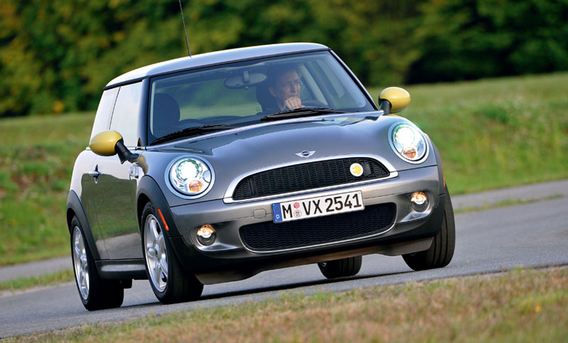 Mini E: elektryczne Mini o mocy 150 kW (204 KM) i zasięgu 250 km (+ wideo)