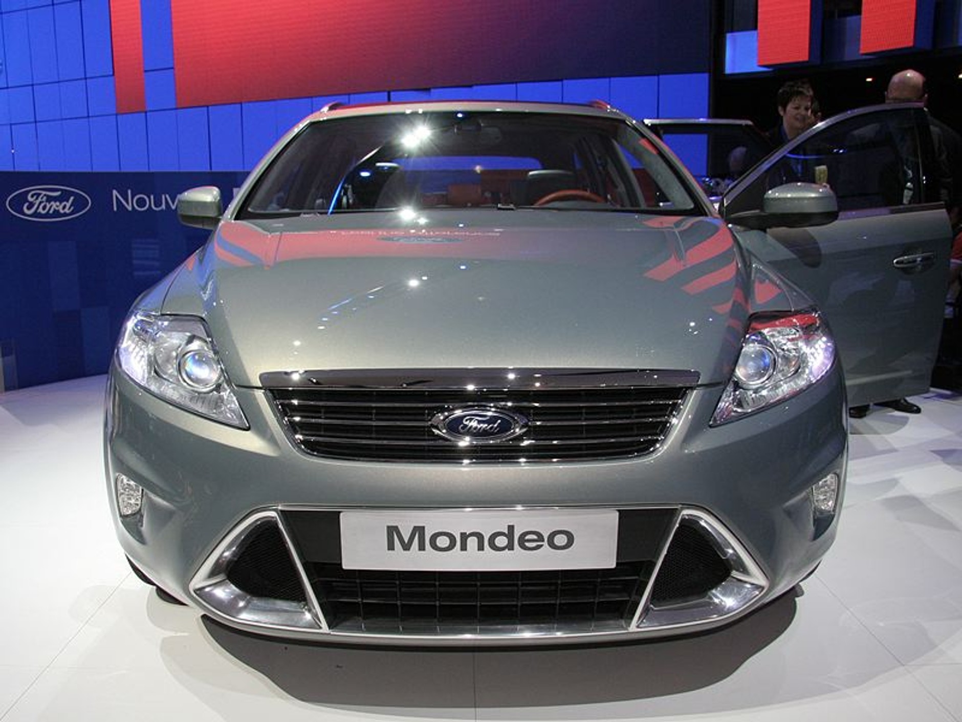 Paryż na żywo: fotogaleria z targów – Ford Mondeo