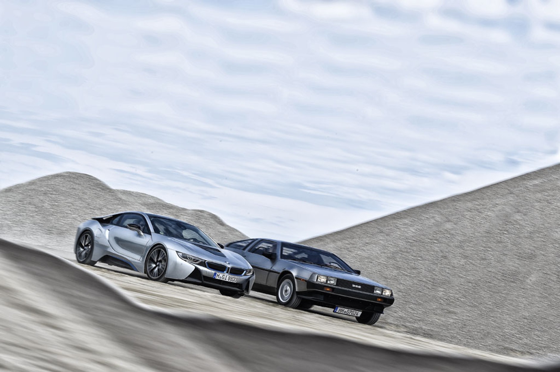 DeLorean DMC-12 i BMW i8 - Wechikuły czasu