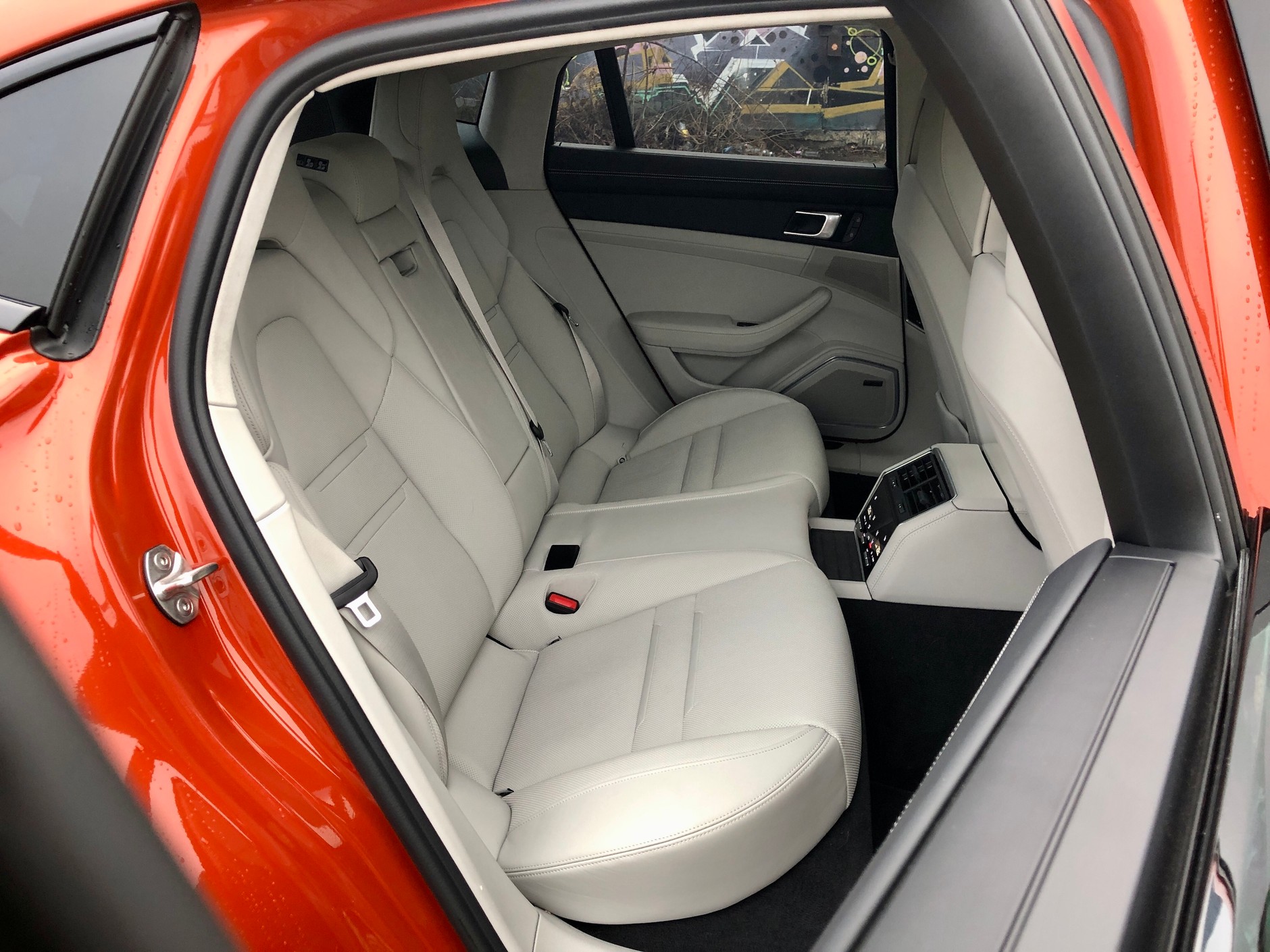 Porsche Panamera 4 E-Hybrid Platinum Edition