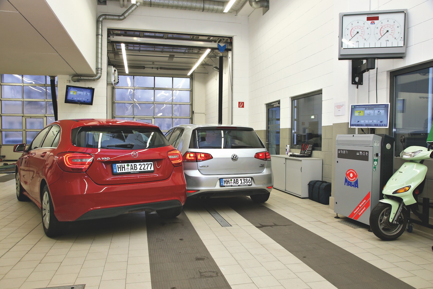 Volkswagen Golf kontra Mercedes klasy A – test 300 tys. km