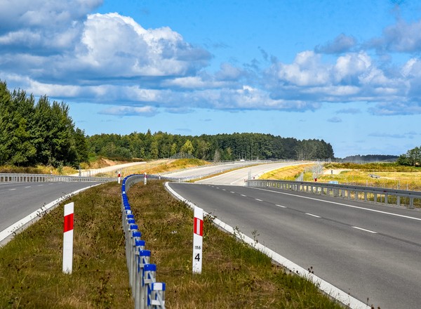 Dziś otworzą ostatni fragment Via Baltica. Trasa jest "w lesie" ale nie z powodu Polski