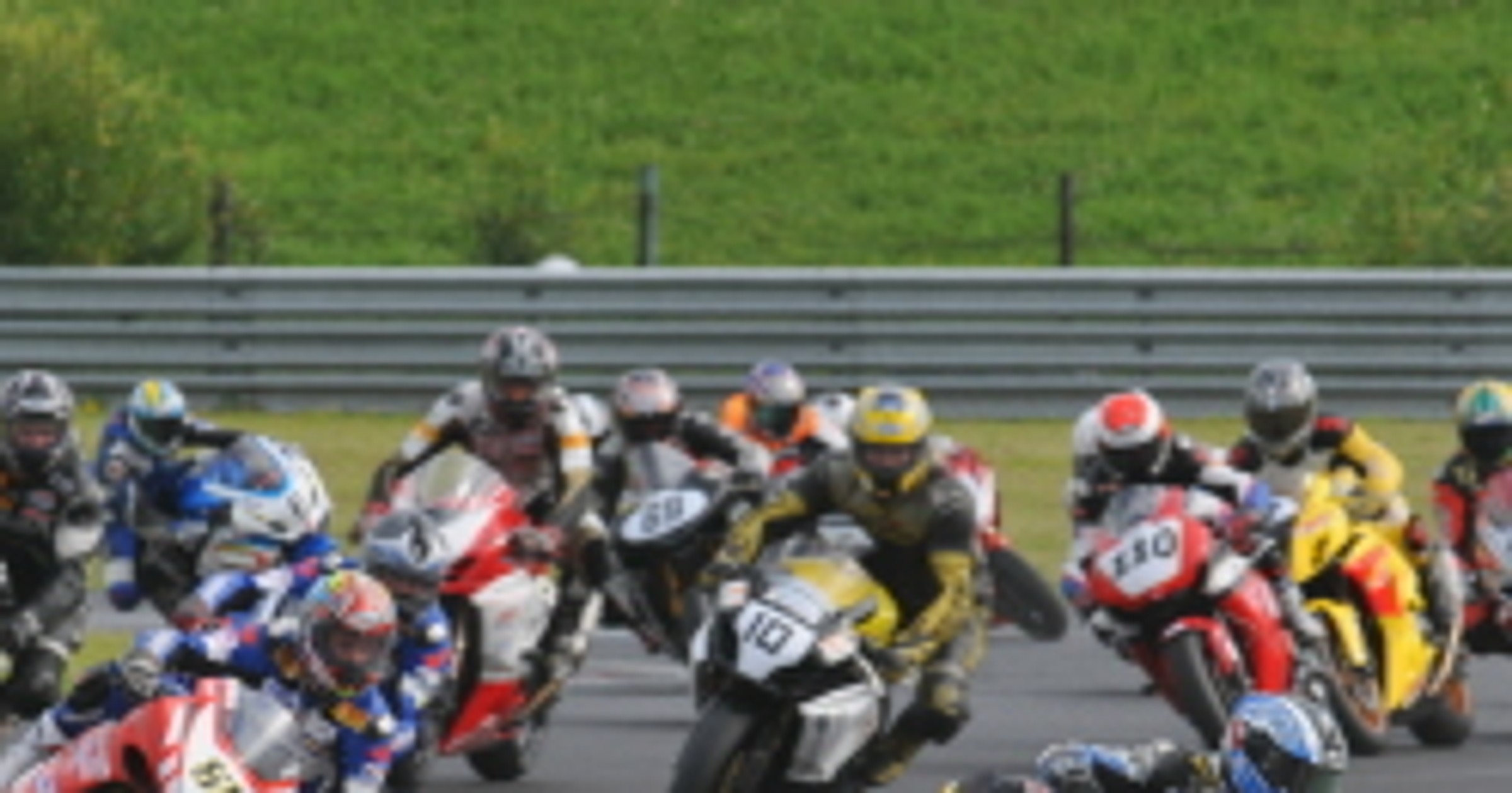 Suzuki GRANDys Duo z sukcesami w Moście