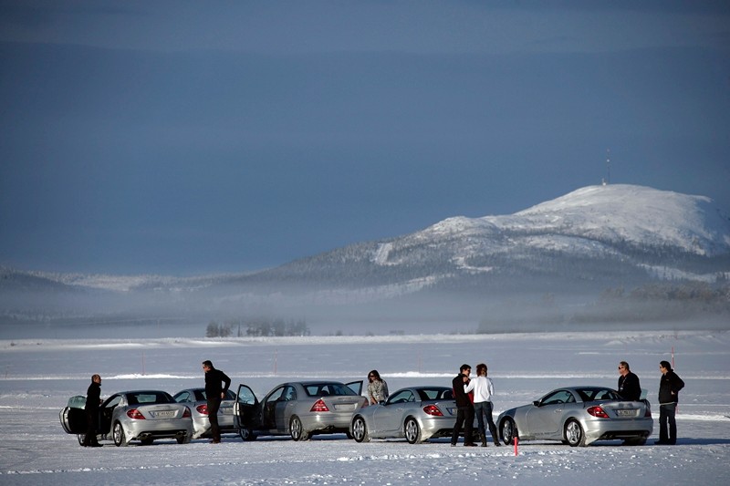 Mercedes i BMW szaleją na śniegu