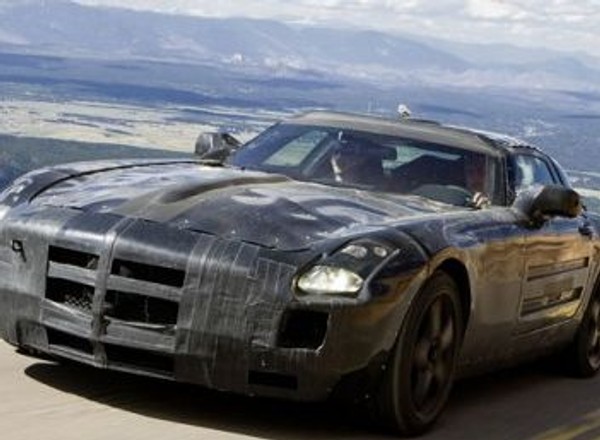 Czy Mercedes-Benz SLS AMG to Dodge Viper?