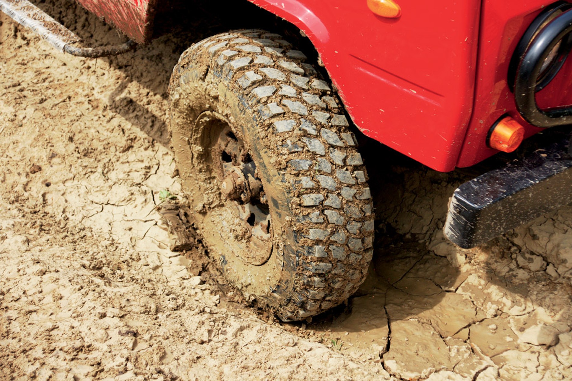 Mercedes G 350 kontra Land Rover Defender i Honker 2000: czy prawdziwe terenówki są na wymarciu?