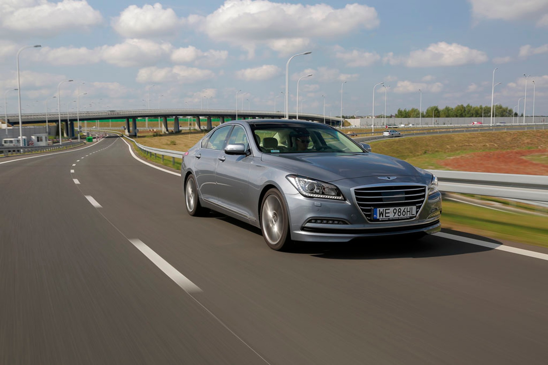 Hyundai Genesis 3.8: Prestiż po koreańsku
