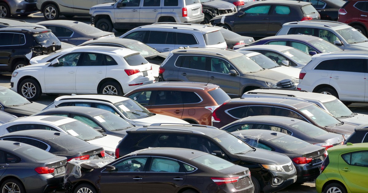 Auta sprowadzane z USA pochodzą najczęściej z aukcji i mają za sobą burzliwą przeszłość. Służby mogą ją łatwo sprawdzić