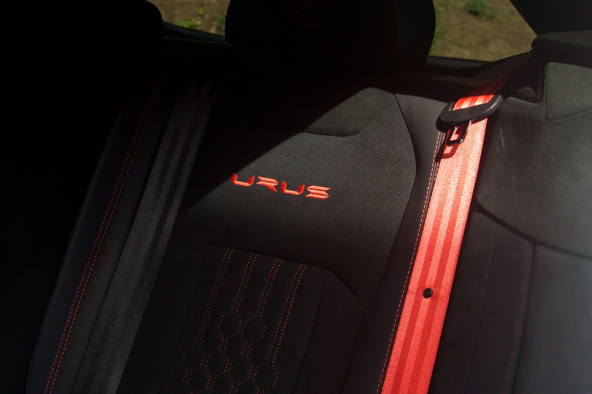 Lamborghini Urus Performante. 666-konny potwór na szczudłach