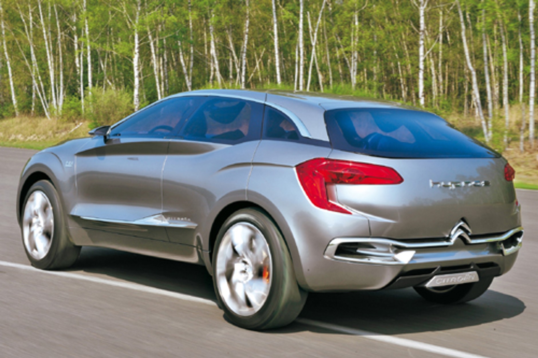 Hybrydy przyszłością motoryzacji - Citroën zelektryzował diesla