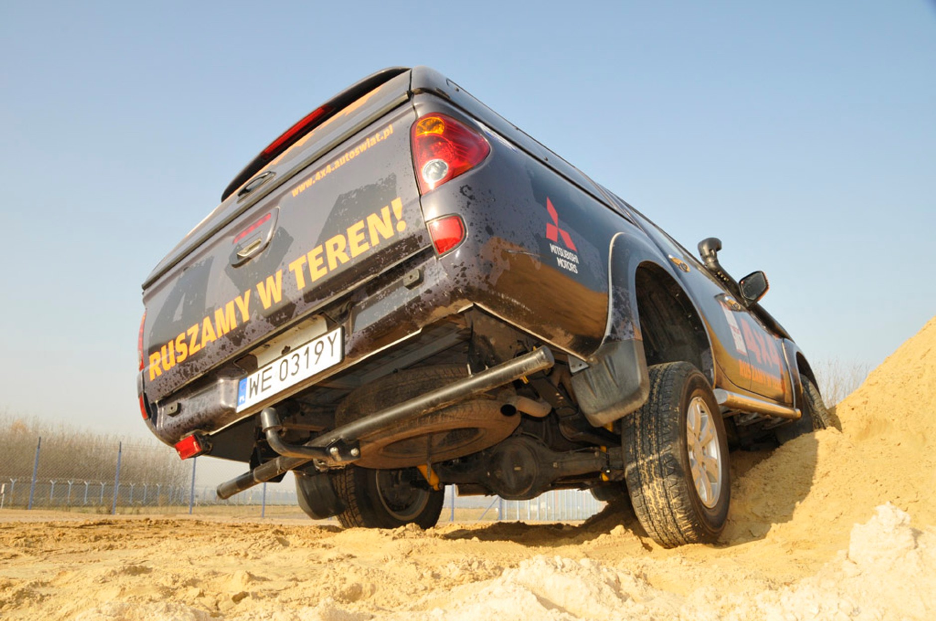 Zawias to podstawa: zobacz, jak podnieść terenówkę