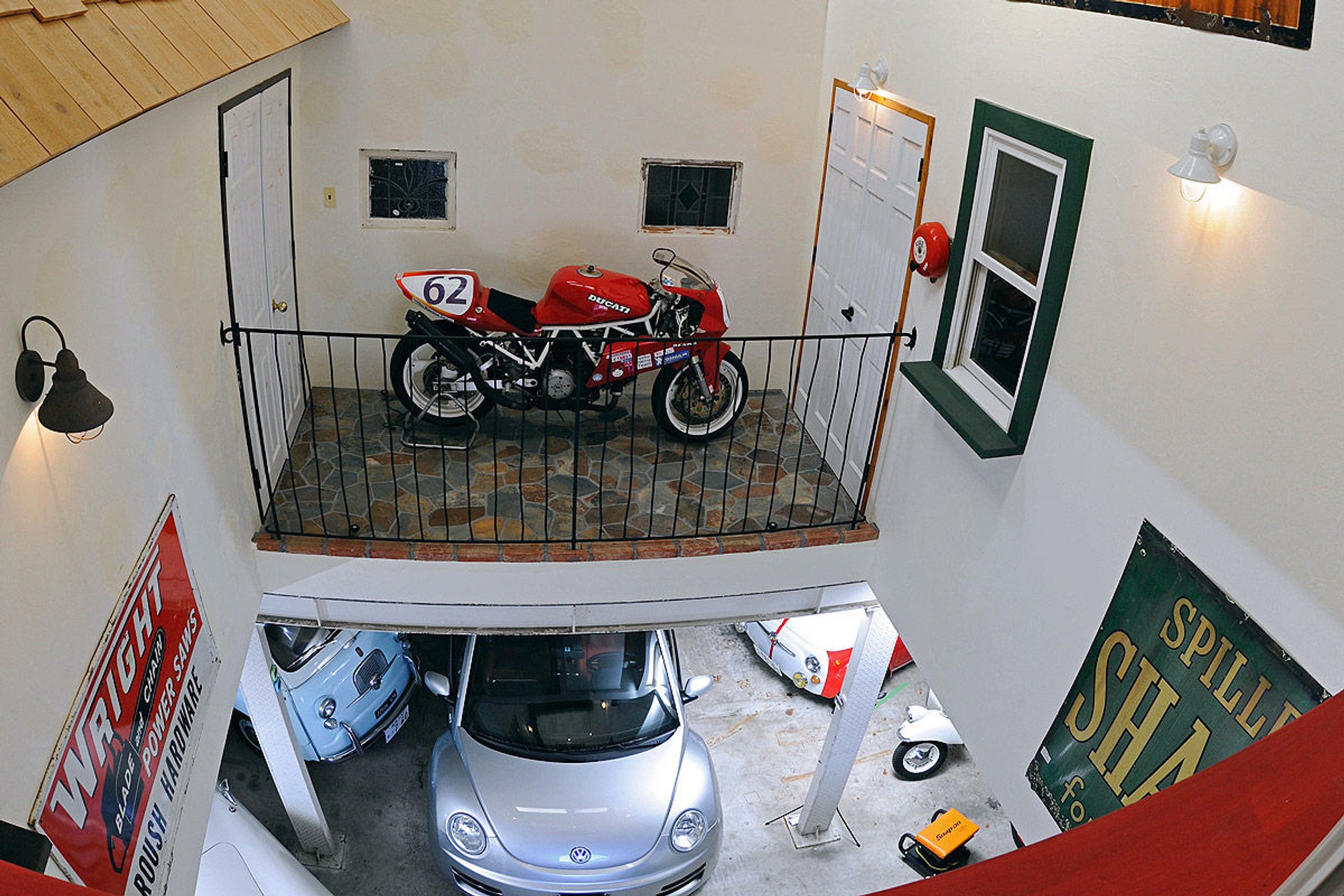 Pokój z widokiem na auto