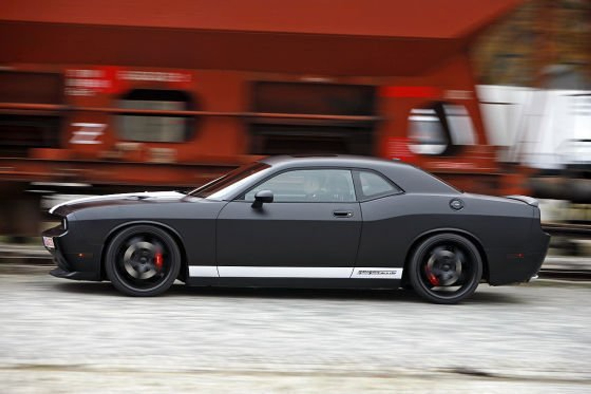 Camaro kontra Challenger i Mustang - V8 po tuningu wiele potrafi