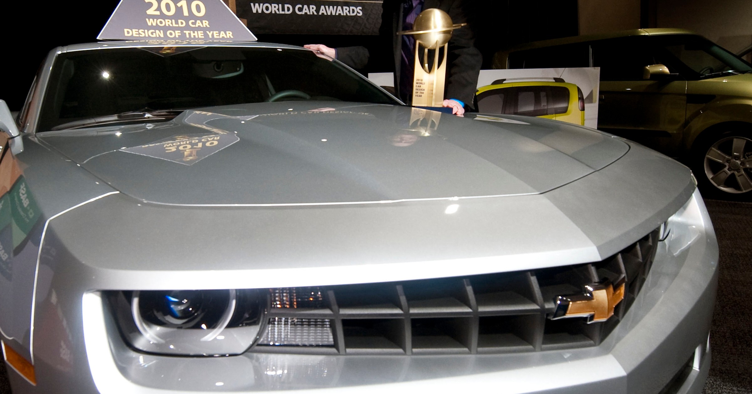 Chevrolet: Camaro z tytułem World Car Design