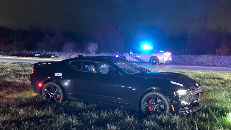 Chevrolet Camaro rozbity podczas pościgu