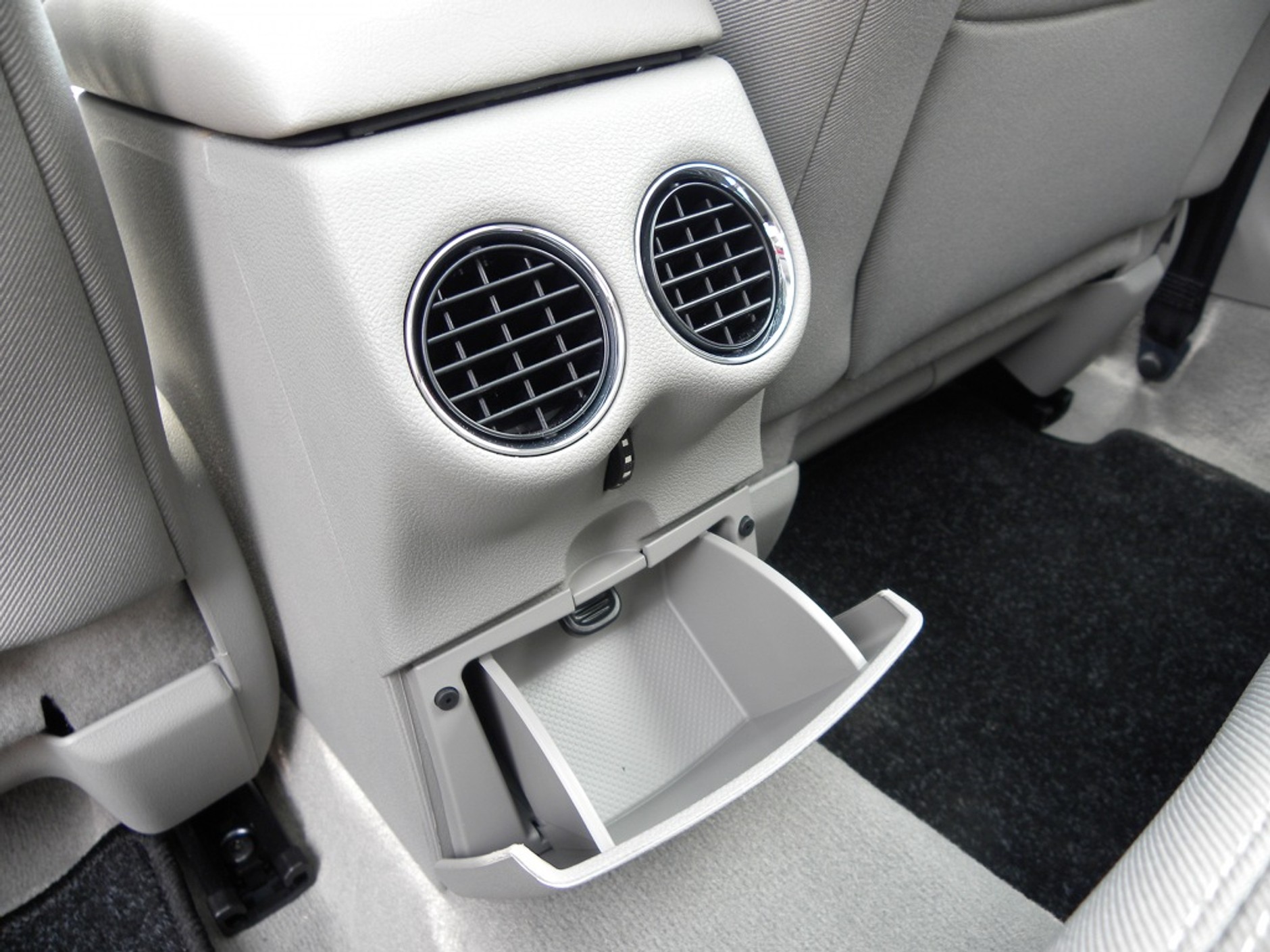 Peugeot 308 FL: Świeża twarz