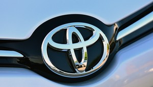 Toyota zawiesiła część produkcji z powodu pandemii. COVID nie odpuszcza