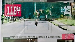 Wydawałoby się, że to niemożliwe. Słowaccy policjanci nie wiedzieli, jak go ukarać [WIDEO]